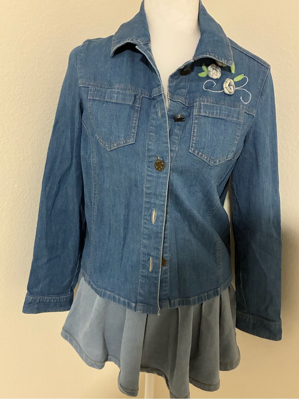 Koret Light Blue Denim Jean Jacket with Embroidered Crochet floral 💐🫐